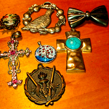 Beautiful pendant vintage lot - $14.85