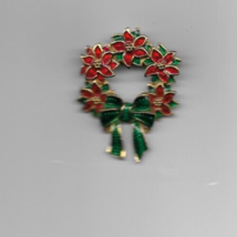 Vintage Christmas Wreath Green And Red Enamel Gold Tone Pin Brooch - $10.00