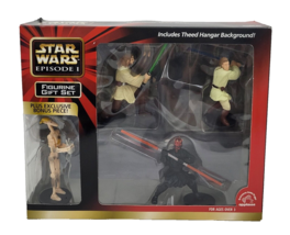 Star Wars Episode 1 Figurine Gift Set Includes Theed Hangar Background - £18.41 GBP
