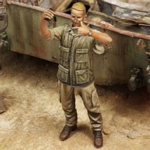 1/35 Resin Model Kit US Soldier Tank Crew Vietnam War Unpainted - £11.29 GBP