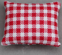 Dollhouse Miniature Sofa Cushion Pillow 1/12 Scale - $55.11 MXN