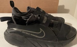 Nike Flex Runner 2 Sneakers Triple Black Boys Size 4 Youth - $35.63
