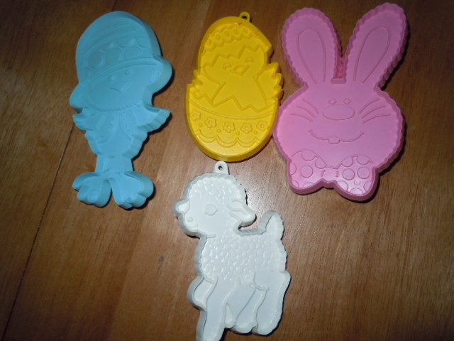 Primary image for Vintage 4 Hallmark Easter Cookie Cutter Set 1979