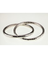 Sterling Silver Two Interlaced Bangle Bracelets with A Hammer Finish 41.2gr - €255,31 EUR Sterling Silver Two Interlaced Bangle Bracelets with A Hammer Finish 41.2gr - €255,31 EUR
