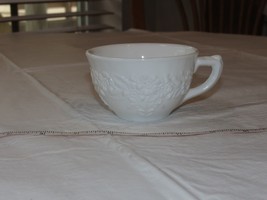No Makers Mark Tea Cup Coffee Cup White Floral Embossed Milk Glass ! - £14.13 GBP