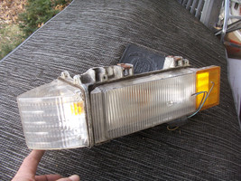 1970 DEVILLE LEFT CORNER MARKER SIGNAL LIGHT OEM USED ORIGINAL GM PART 1969 - $195.53