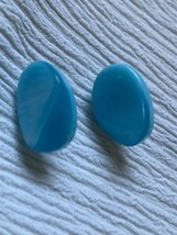 Estate Sky Blue Plastic Bent Oval Post Earrings for Pierced Ears – 0.75 x 3/8th’ - £8.27 GBP