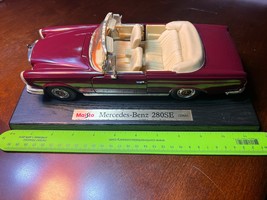 Maisto 1/18 Scale Model Car 31811 - 1966 Mercedes Benz 280SE - Red - £93.56 GBP