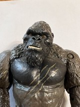 2005 Playmates Battle Damaged King Kong 6" Action Figure Universal Studios - $18.76