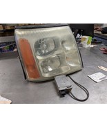 Passenger Right Headlight Assembly From 2004 Cadillac Escalade ESV  6.0 - £103.75 GBP