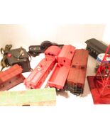 LIONEL - POST-WAR &amp; MORE- BOX OF ASSORTED TRAINS / PARTS- GREAT VALUE-B12R - $33.21 CAD