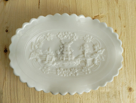 Vintage Imperial Milk Glass - Windmill Design - Bowl with Scallop Edge - Perfect - £17.25 GBP