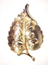 Vintage Signed Gerry&#39;s Gold Tone Leaf Brooch Pin 2&quot; - £6.03 GBP