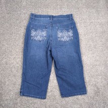 Gloria Vanderbilt Jeans Women 8 Blue Denim Amanda Skimmer Bermuda Embell... - $18.99