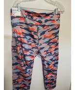 Old Navy Active Elevate High Rise Multi Camo Go Dry Crop Leggings Size XL - $34.17 CAD