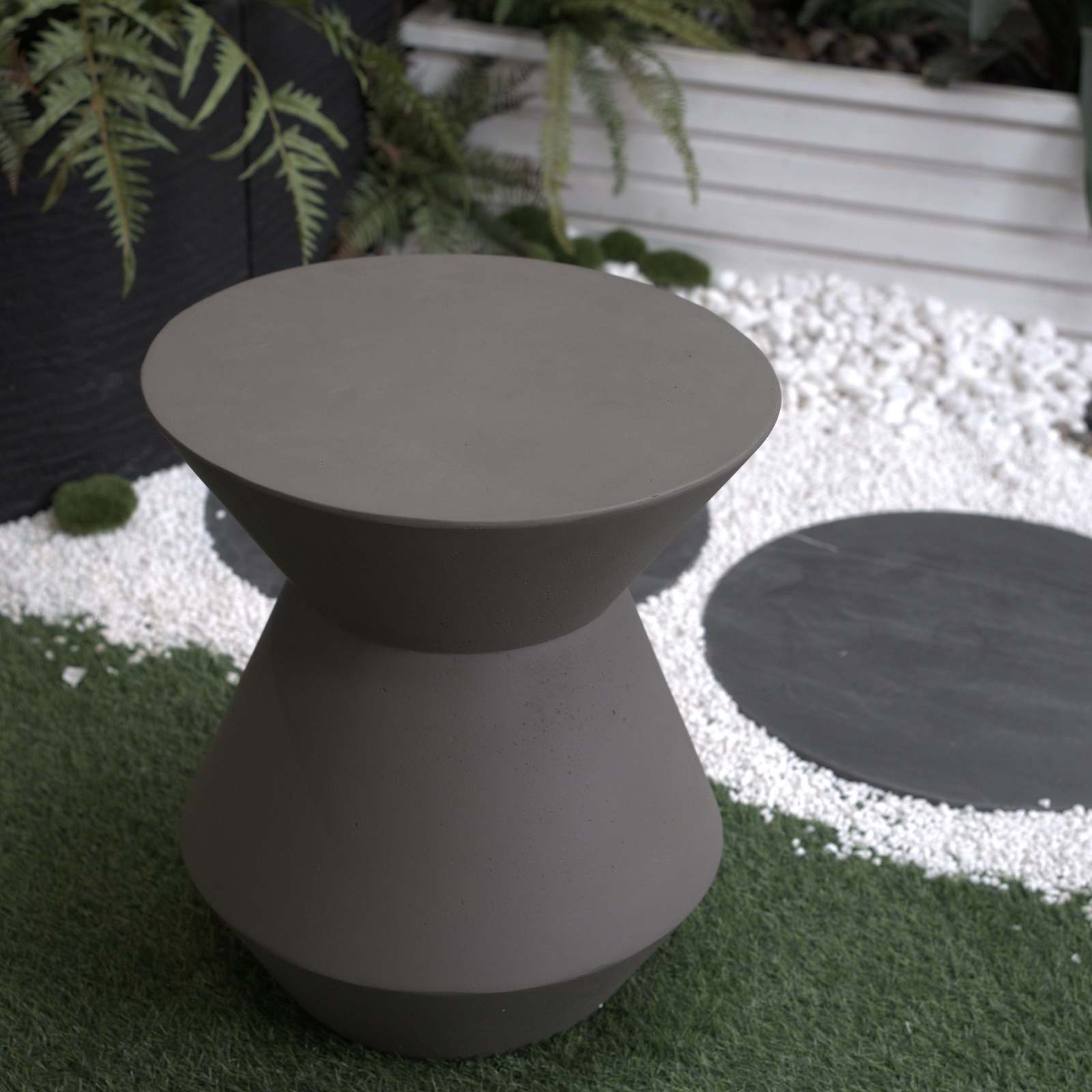 Modern Patio Accent Table: Sturdy & Stylish Item image 10