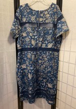 EUC Boutique Brand Blue Paisley Print Short Sleeve Knee Length Dress Siz... - $22.77