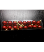 Mini Shatterproof Matte Finish Red 1&quot; Ball Ornaments 16/Pk - €7,27 EUR