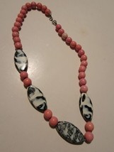 Vintage Necklace Pink Beaded VTG White/Black Stone - £11.15 GBP