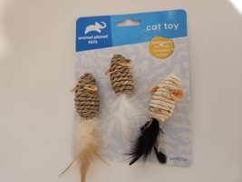 Animal Planet Pets 3Pk Cat Toys With Rattle Natural Mice W/ Feather Tails - £6.18 GBP