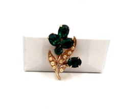 Coro Flower Brooch Pin Goldtone Emerald Green Rhinestone Faux Pearl Signed - $19.99