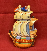 Vintage Takito Co Japan lustre ware wall pocket sailing ship with flags luster - £19.87 GBP