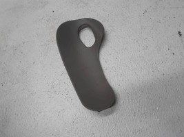2004 GMC Yukon Rear RH Passenger side Interior Door Handle Cover Bezel - $447.17 MXN