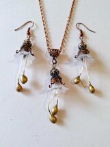 White Flower Copper Jewelry Set: Victorian Boho Necklace Earrings - €44,61 EUR