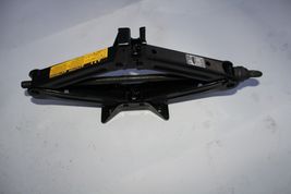 2004-2009 TOYOTA PRIUS REAR TRUNK FLOOR SPACER EMERGENCY CAR SERVICE JACK M1073 image 7