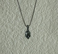 David Yurman Memento Mori Skull Small Amulet .925 Sterling Silver With 2... - $11,096.71 MXN