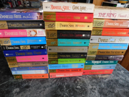 Danielle Steel lot of 32 Contemporary Romance Paperbacks - £25.57 GBP