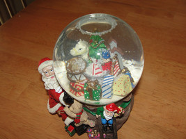 Trim Shoppe Music Musical Waterglobe Water Globe - Santa Claus, Elf &amp; Sn... - £17.30 GBP