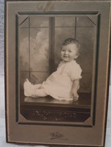 Vintage Sweet Baby Girl With Curly Hair Portrait 1940&#39;s White Studio - £6.29 GBP