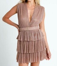 Olivaceous alexia pleated dress size M - $457.43 MXN