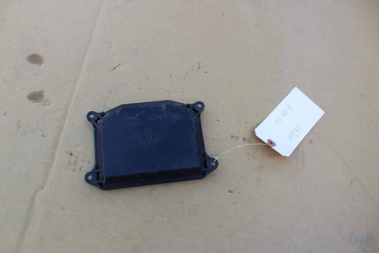 04-2008 MAZDA RX-8 HEADLIGHT HID BALLAST ACCESS COVER TRIM CAP RX8 M839 - $38.69