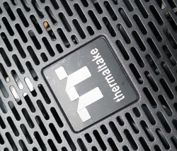 Thermaltake Toughpower GF3 1200W 80+ Gold Power Supply PS-TPD-1200FNFAGU-4 image 2