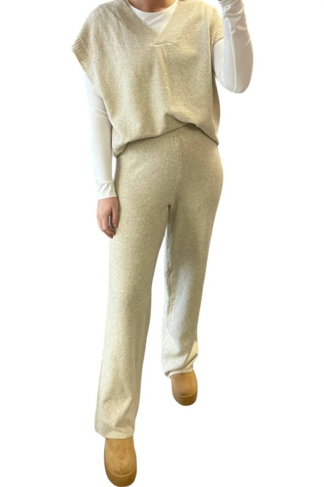 Le Lis sweater pants size M - $27.72