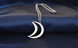 Symbol Astrological Moon - £16.15 GBP