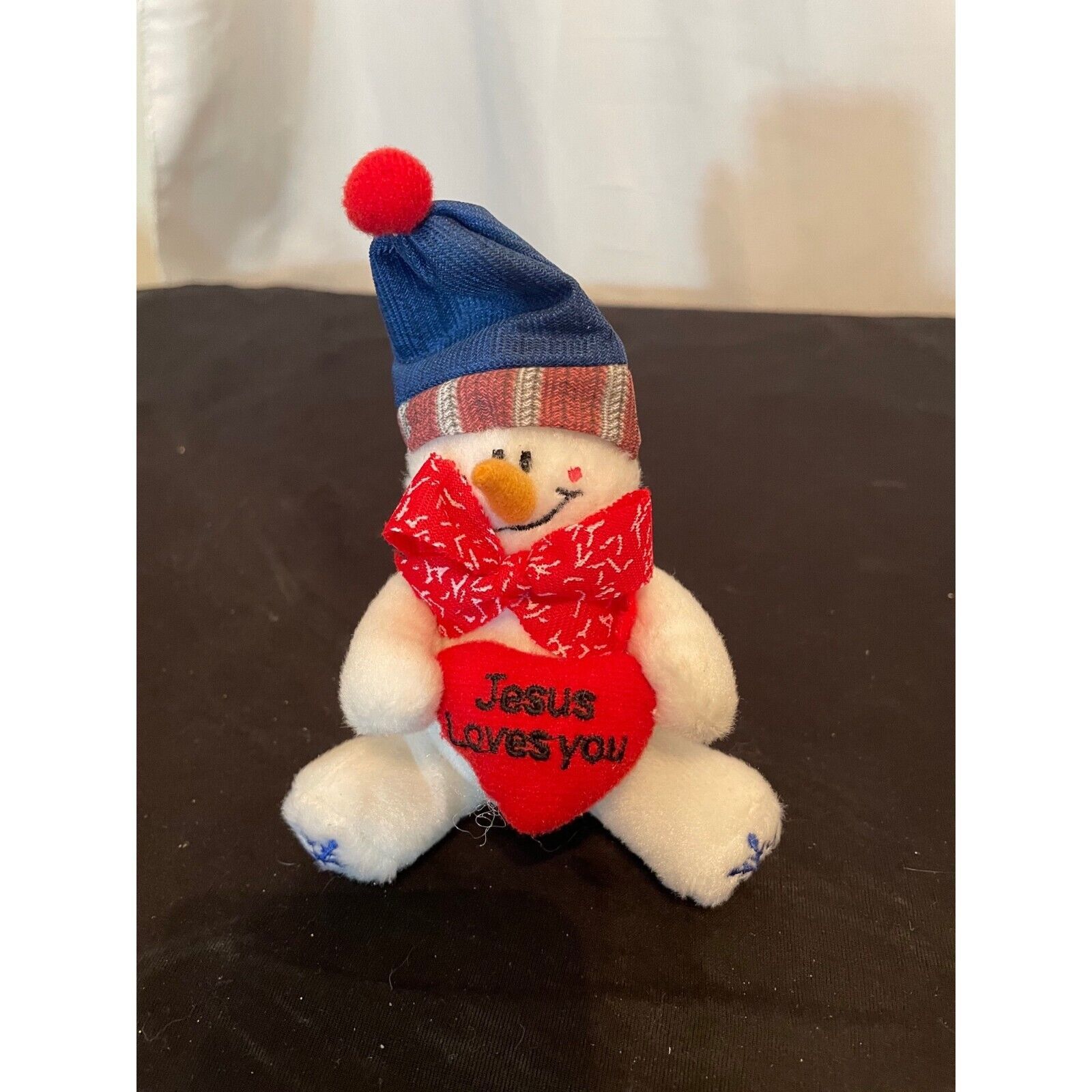 Christmas Holiday Snowman Plush 5.5 Inch Small with Jesus Loves You Heart - $7.84