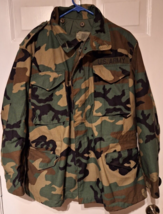 Vtg US Army Woodland Camo Field Jacket Coat Cold Weather Med Reg Golden Mfg Co - £24.52 GBP