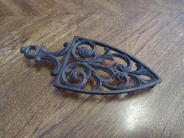Old Black Cast Iron Trivet Hot Plate Footed Iron Early - £8.15 GBP