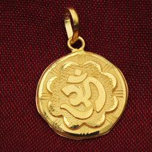 22Karat Shining Gold New Lord OM Fashion Jewels Cross Pendant For Grand Daughter - £72.34 GBP