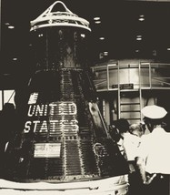 NASA Aurora 7 Mercury capsule being inspected after mission - New 8x10 Photo - £6.93 GBP