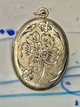 Vintage Oval Locket Flowers floral women pendant - £37.41 GBP