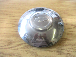 One factory original 1949 1950 Chevy Bel Air dog dish hubcap - £16.31 GBP