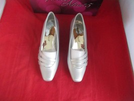 EASY STREET Entice Squared toe Pumps $60 - US Size 7 1/2 W - Silver Sati... - £14.00 GBP
