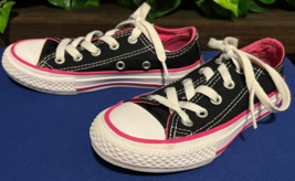 CONVERSE Junior Size 11 Chuck Taylor Double Tongue Low Top Sneakers Black Pink - £15.40 GBP