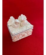 Vintage 2 Doves White Trinket Box w Floral Design Beaded Edge 2.25&quot; Unma... - €12,83 EUR
