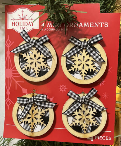 Primary image for 4 Mini Wooden Wreath Black/White Buffalo Plaid Snowflake Christmas Ornaments 2"