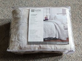 JC Penny Home Collection Jaden Matelasse Coverlet Full Nip Natural - £63.94 GBP